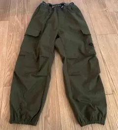 カーゴパンツ オリーブ色