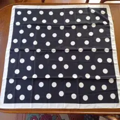 レトロ　黒白ドット柄スカーフ　大判