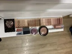 まとめ売り　アイシャドウ　チーク　リップ　グロス　アイライナー