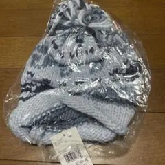 青系ポンポン付きニット帽