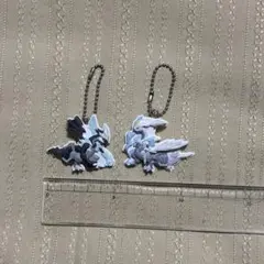 ポケモン　キーホルダー　ゼクロム　レシラム　2個セット