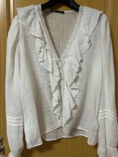 ZARAフリルブラウス未使用品