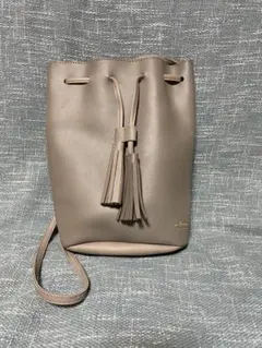 フリンジ付きショルダーバッグ