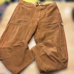 adidas コーデュロイパンツ ブラウン