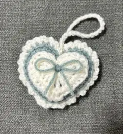 ハンドメイド かぎ針編み ハート チャーム 白ピンク 毛糸 韓国 編み物