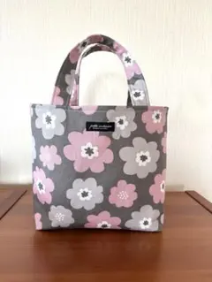 ランチバッグ　トートバッグ　花柄　プレゼントやお返しにも♪