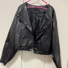 ブラックレザー風ショートジャケット