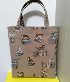 トートバッグ ハンドメイド 猫と本 A4 ②