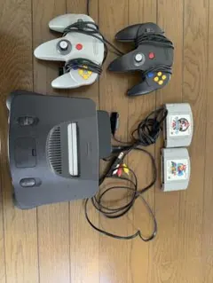 ジャンク　NINTENDO64 本体 コントローラー2個 ゲーム2本