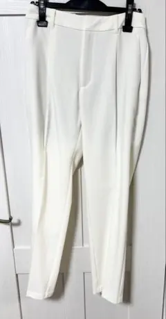 GU タックテーパードパンツ 丈標準 オフホワイト