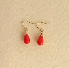 【再々販】♥️こっくりレッドのチェコドロップシンプルピアス♪　ハンドメイド