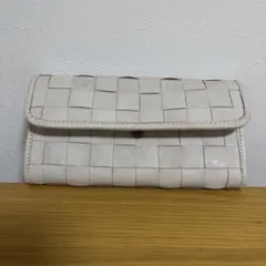 ホワイトレザー編み込み長財布のサムネイル