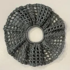 グレー ビッグフリルシュシュ ハンドメイド 毛糸 かぎ針編み 編み物