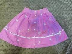 メゾピアノ　ピンクストライプ刺繍スカート 120