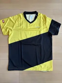 卓球ウェア Vネック 黒と黄色　新品