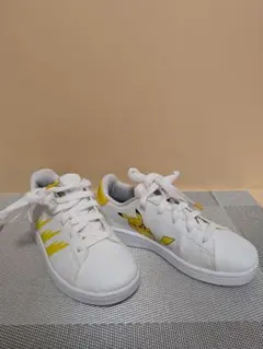 adidas 限定 ポケモン スニーカー ピカチュウ 18.5cm
