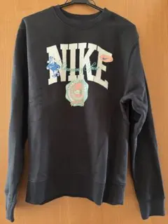NIKEトレーナーのサムネイル