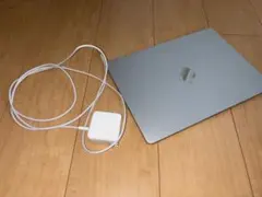 MacBook Air (M4) 13インチ シルバー