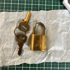 織*長様 Louis Vuitton 南京錠 金製 鍵2本付き