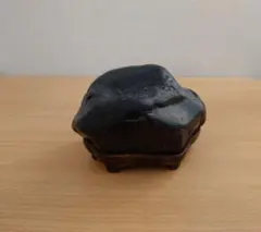 神居古潭石 茄子紺 梨地 天然石 流線型 水石 黒色 神居古潭石 茄子紺 梨地 天然石 流線型 水石 黒色 - メルカリ