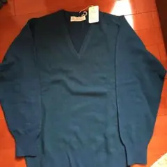 スコットランド製ラムズウールセーターです。