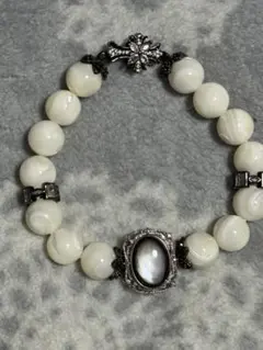 ホワイトパール風天然石ブレスレット
