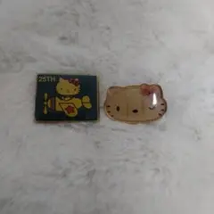 ハローキティ　25周年　いちご新聞付録　ピンバッジ　２個セット
