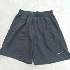 Nike ブラック ショートパンツ 刺繍 ロゴ 短パン　トレーニング