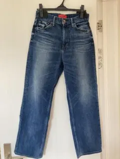 RED CARD ストレートデニムパンツ　25のサムネイル