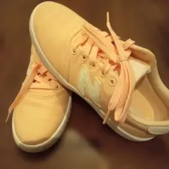 New Balance ピンク スニーカー