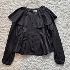 美品 CELFORDセルフォード スクエアネックタックブラウス 黒フリル 長袖のサムネイル