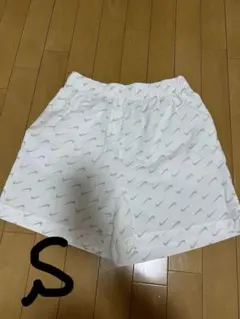 Nike ホワイト ショートパンツ S