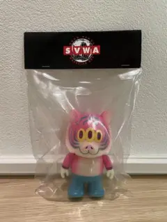 アートジャンキー x One up. ブタイガー　蓄光　ソフビ ブタイガー 蓄光 x ピンク - One up. Online Store