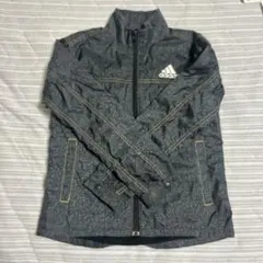 adidas デニム風ウインドブレーカー