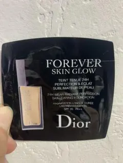 ディオールスキン フォーエヴァー&エヴァー ベース サンプル