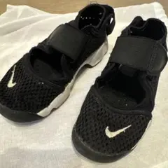 Nike ブラック サンダル　エアリフト　キッズ