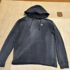 アディダス ダイダイグレー フード付きパーカー