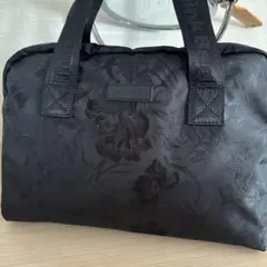 シンクビー　珍しい総柄バック ブラック色