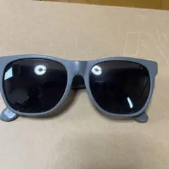 SUPER グレー サングラス ケース付きのサムネイル
