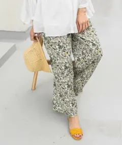 URBAN RESEARCH DOORS フラワープリントイージーパンツ