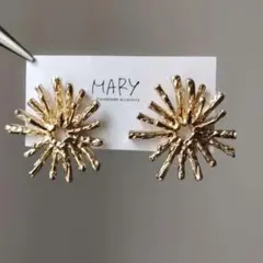 ひまわり　花火　太陽　たんぽぽ　ゴールド　※ピアスのみ　アクセサリー　大ぶり