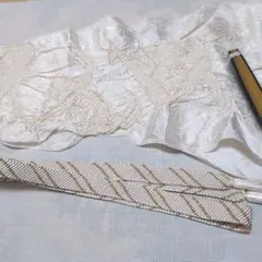 礼装用　白地金糸刺繍入り帯揚げと帯じめ扇子のセット
