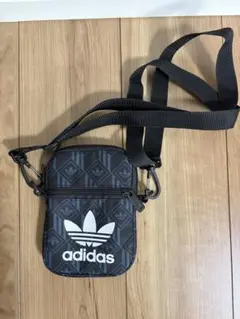 adidas ショルダーバッグ　アディダス