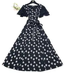 ★未使用級　ローラアシュレイ　ロングワンピース　フレアー　❤︎ 薔薇♡花　伸縮　L