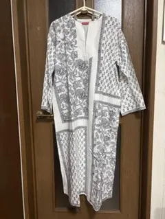 お値下げ Amina チャイハネ 花柄長袖ひざ丈ワンピース