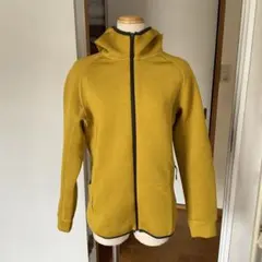 ユニクロ　ウルトラストレッチドライスウェットパーカー　フルジップ　イエロー