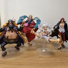 一番くじ　ワンピース　新四皇　4体セット