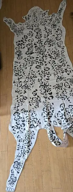 ゼブラ 皮 ラグ カーペット シマウマ ハラコラグ - メルカリ