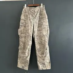 迷彩柄 カーゴパンツ 4つボタン