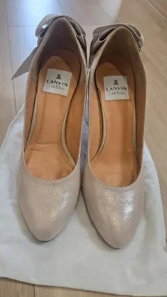 LANVIN ベージュ リボン付きハイヒール